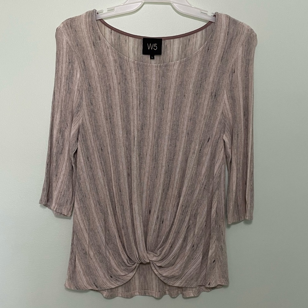 WS size L top with gathered lower bottom front. Lightweight and super cute